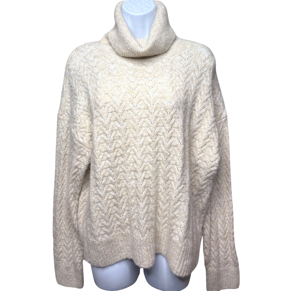 OLD NAVY Womens Cream Chevron Cable Knit Turtleneck Sweater M Relaxed Cabin Cozy